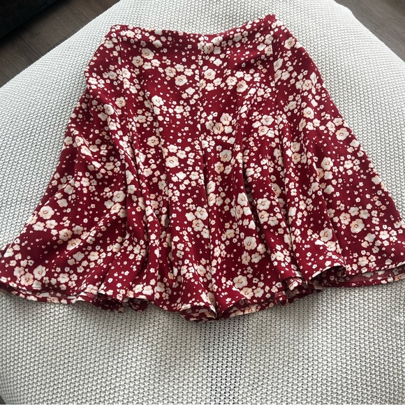 LC Lauren Conrad Floral Mini Skirt in Red and White - Picture 3 of 8